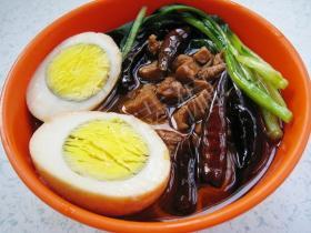 怎样自制牛肉板面